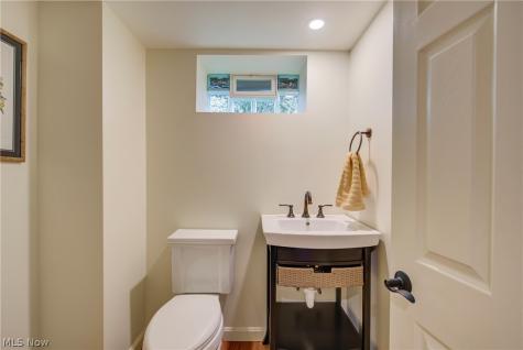 26900 Wolf Road Bay Village OH 44140
