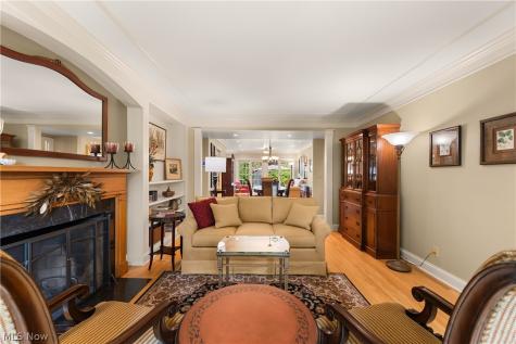 26900 Wolf Road Bay Village OH 44140