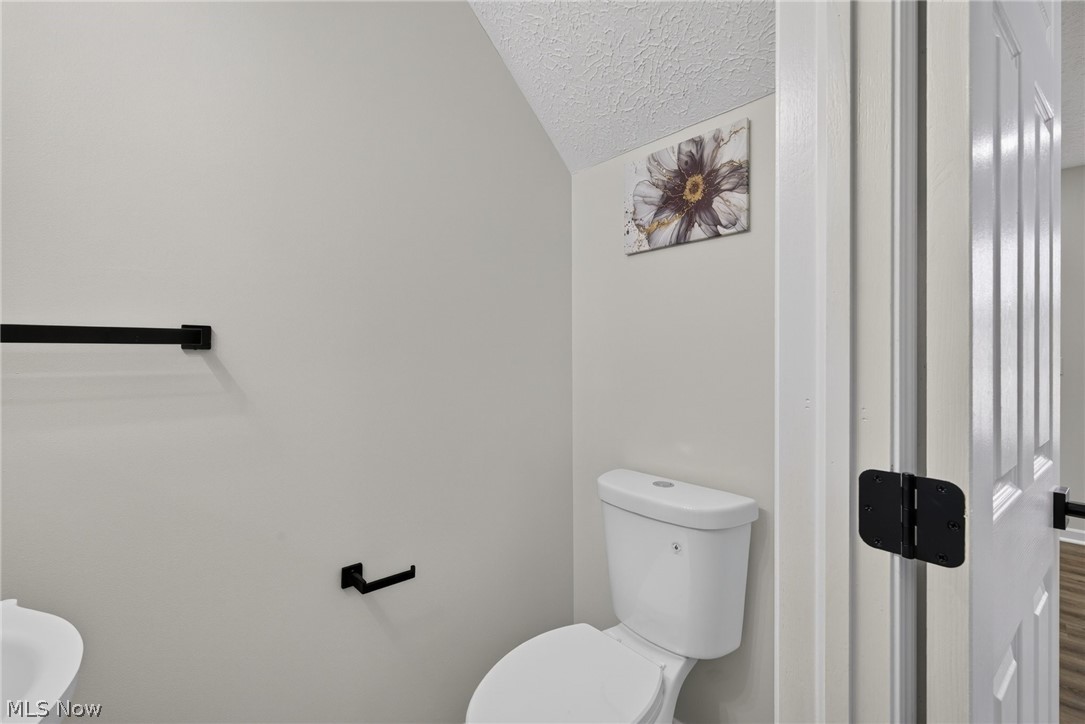 1115 Oxford Circle Akron OH 44312
