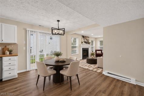 1115 Oxford Circle Akron OH 44312