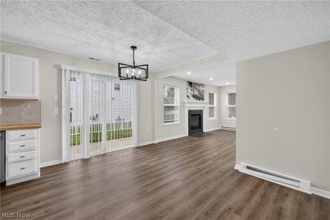 1115 Oxford Circle Akron OH 44312