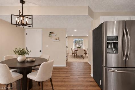 1115 Oxford Circle Akron OH 44312