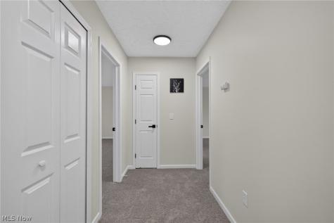 1115 Oxford Circle Akron OH 44312