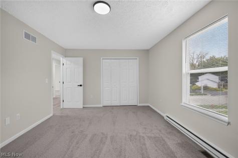 1115 Oxford Circle Akron OH 44312