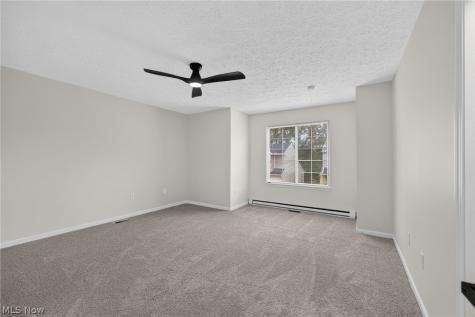 1115 Oxford Circle Akron OH 44312