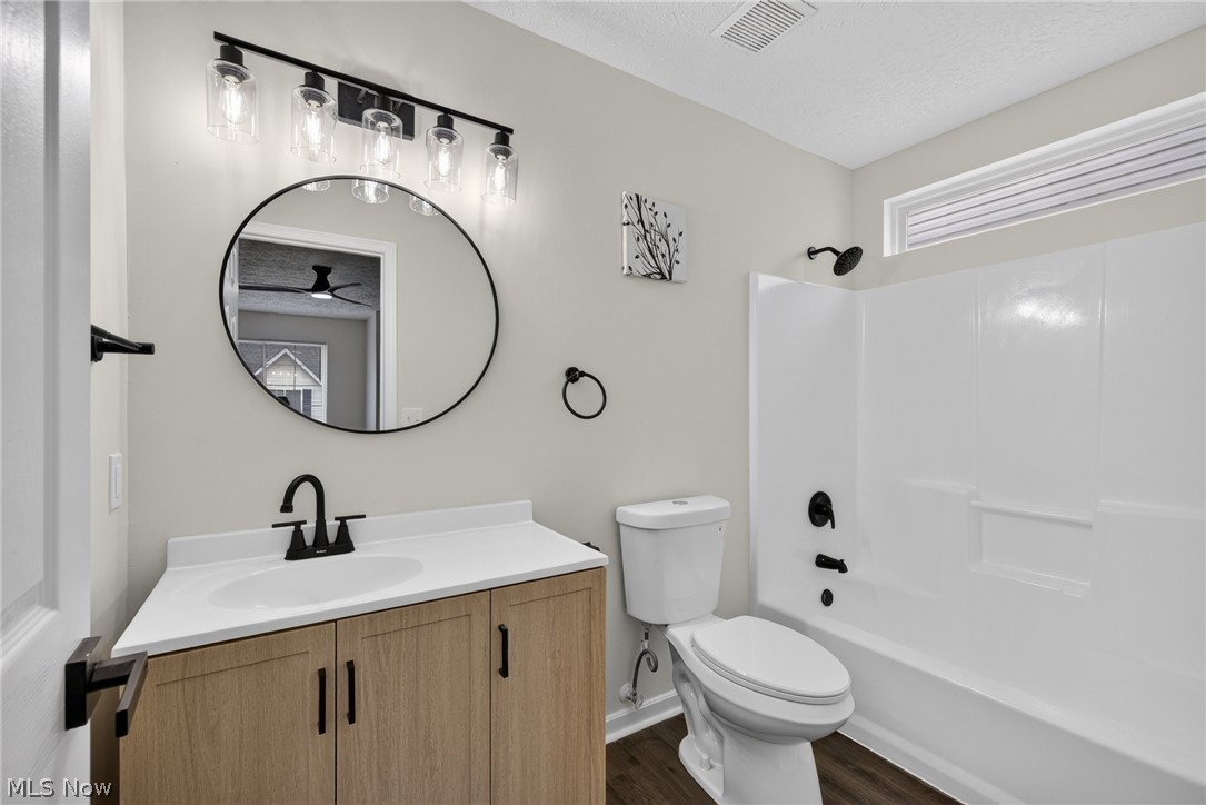 1115 Oxford Circle Akron OH 44312