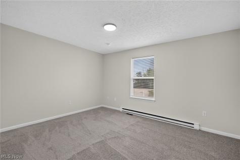 1115 Oxford Circle Akron OH 44312