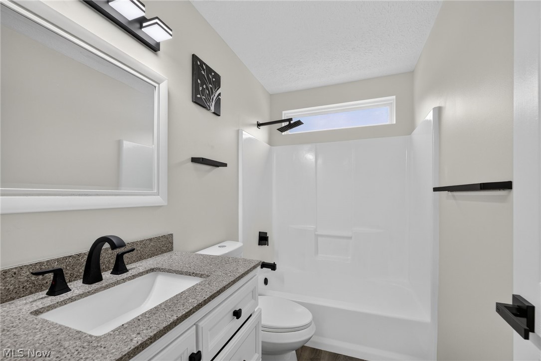 1115 Oxford Circle Akron OH 44312