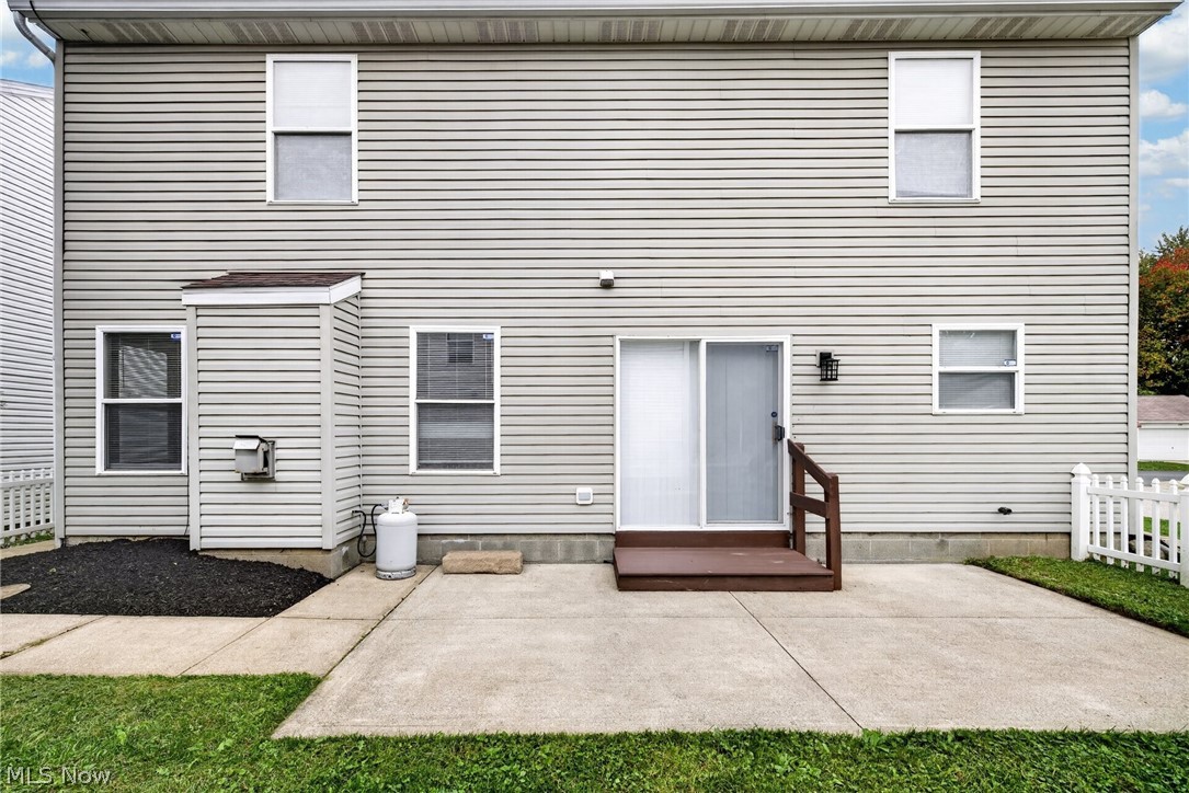 1115 Oxford Circle Akron OH 44312
