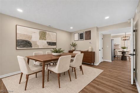 1115 Oxford Circle Akron OH 44312