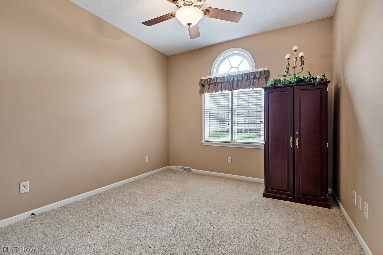 142 Stonehaven Drive Columbiana OH 44408