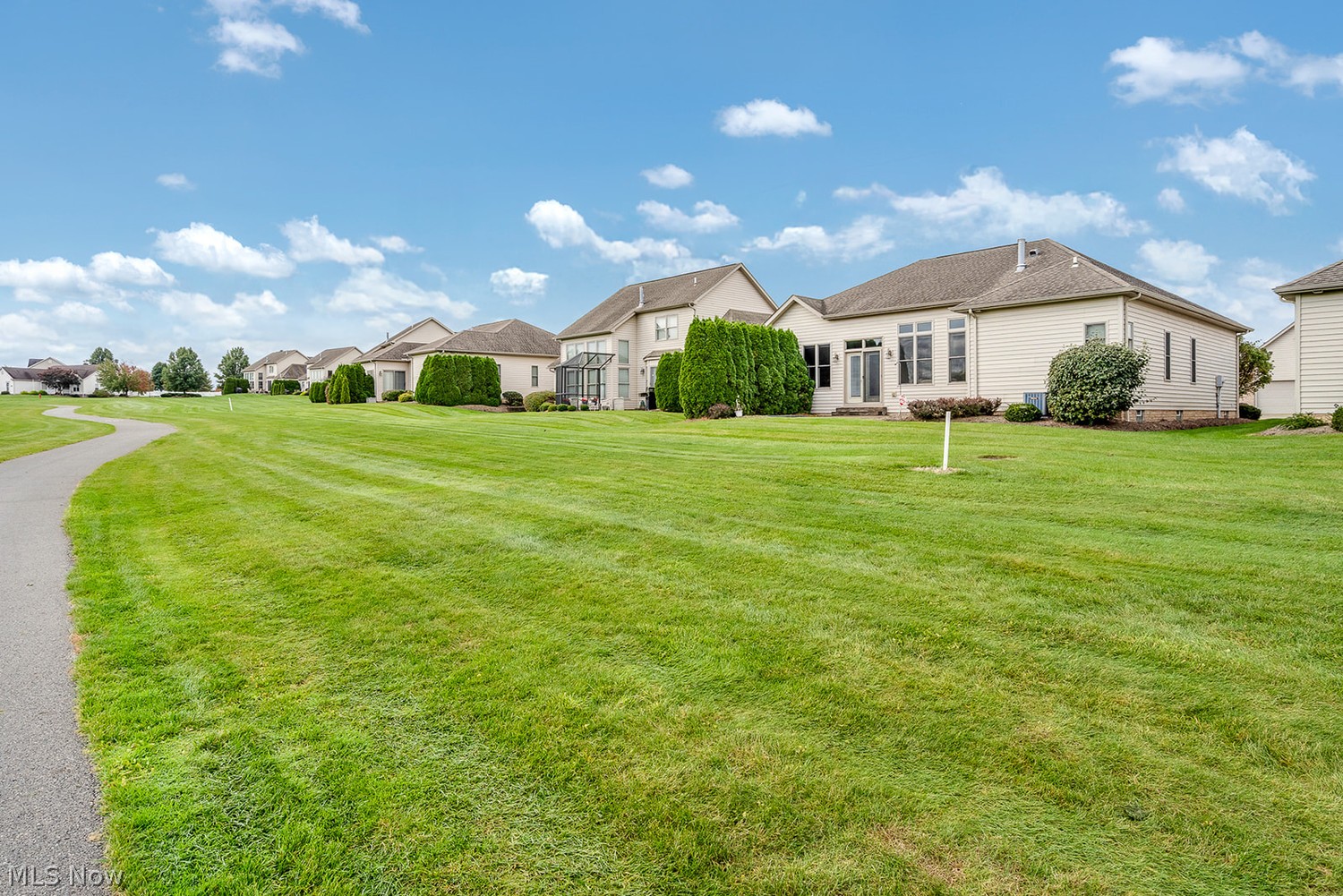 142 Stonehaven Drive Columbiana OH 44408