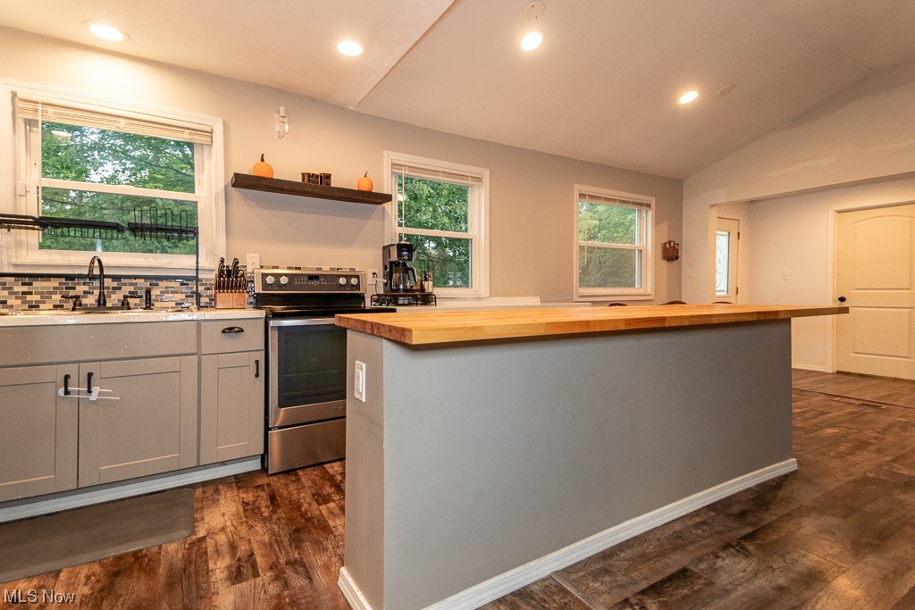 89 N Oakmont Road Northfield OH 44067