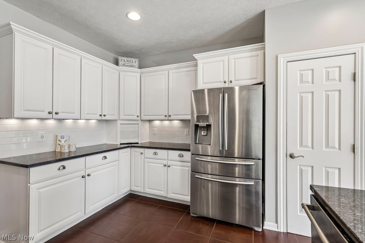 2752 Aylesbury Street NW North Canton OH 44720
