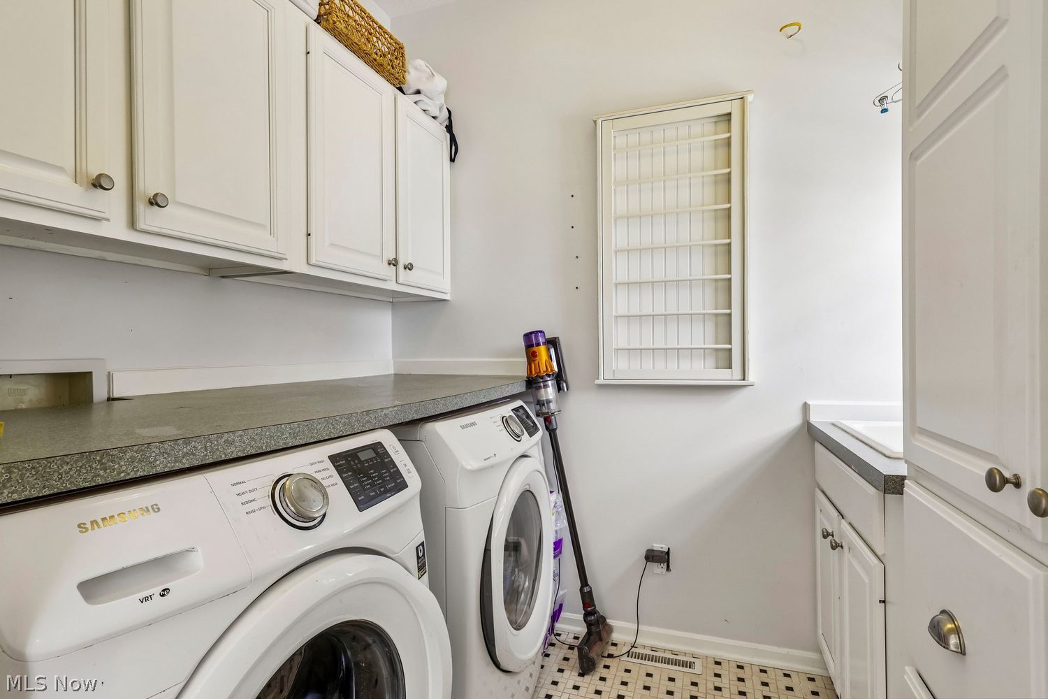 2752 Aylesbury Street NW North Canton OH 44720