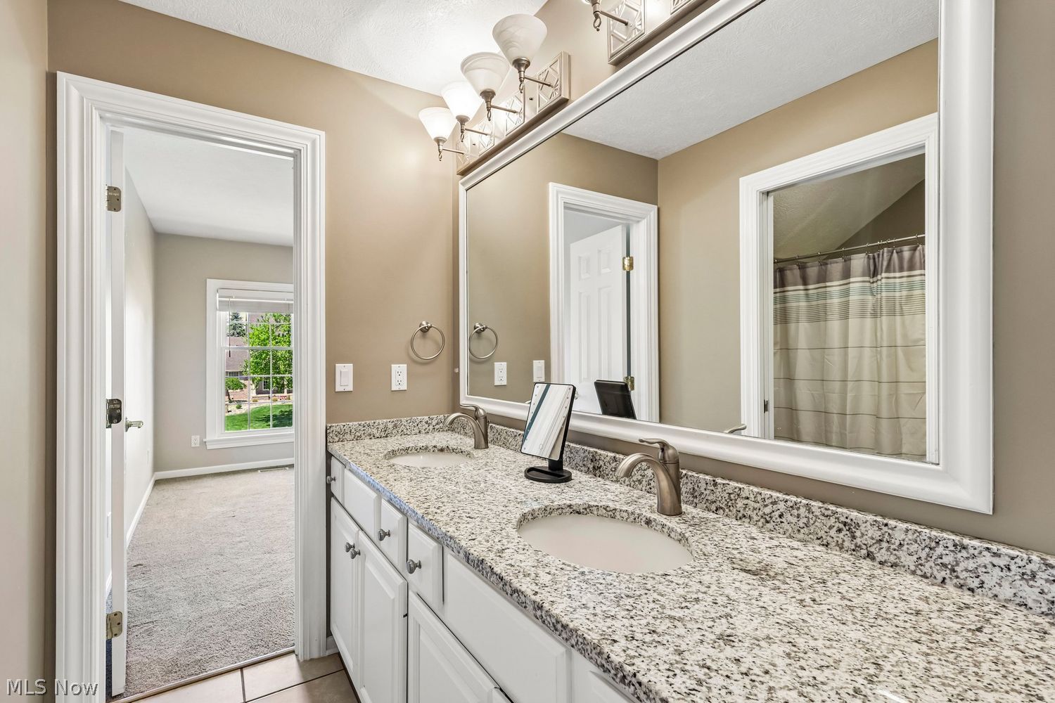 2752 Aylesbury Street NW North Canton OH 44720