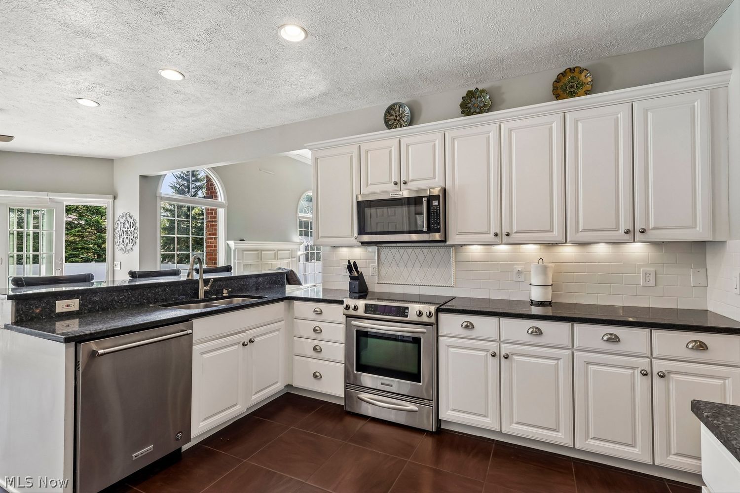 2752 Aylesbury Street NW North Canton OH 44720
