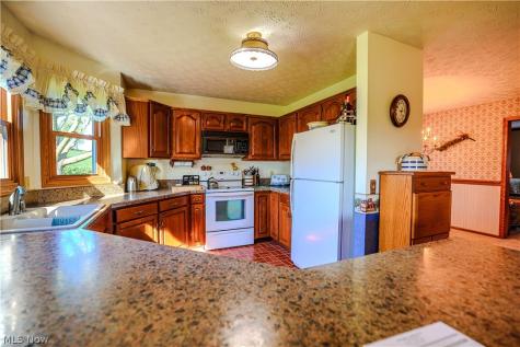 3475 Swallen Avenue Louisville OH 44641