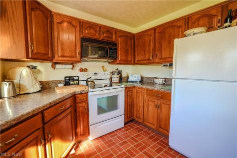 3475 Swallen Avenue Louisville OH 44641