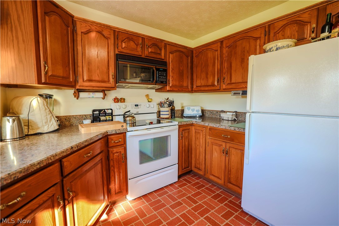 3475 Swallen Avenue Louisville OH 44641