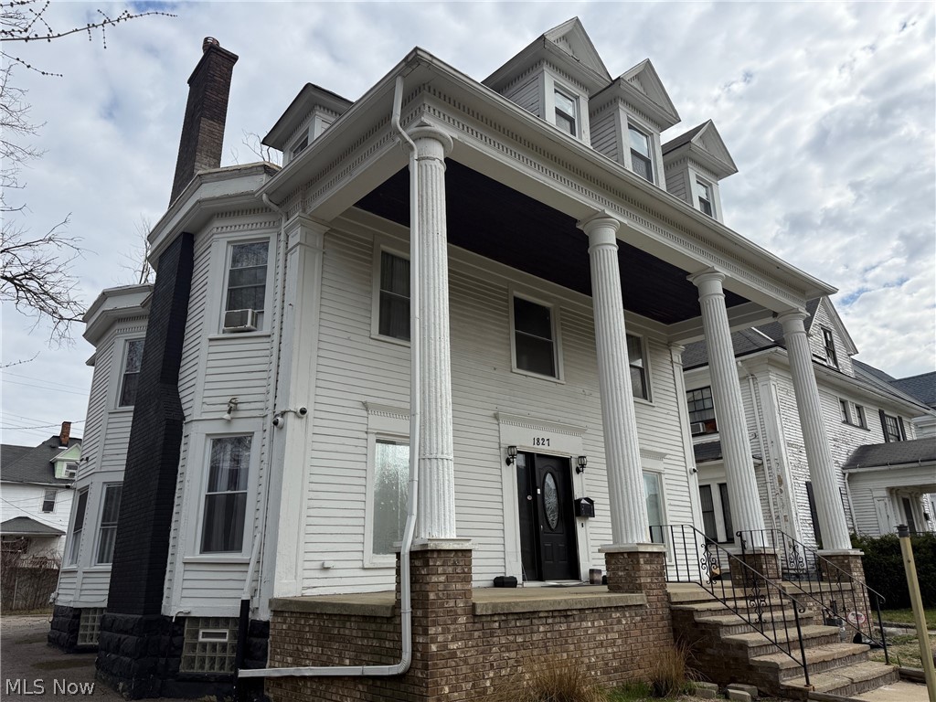 1827 Idlewood Avenue East Cleveland OH 44112