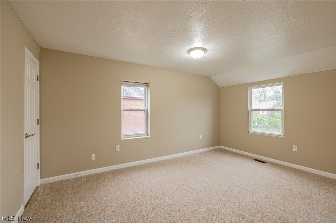 17511 Throckley Avenue Cleveland OH 44128