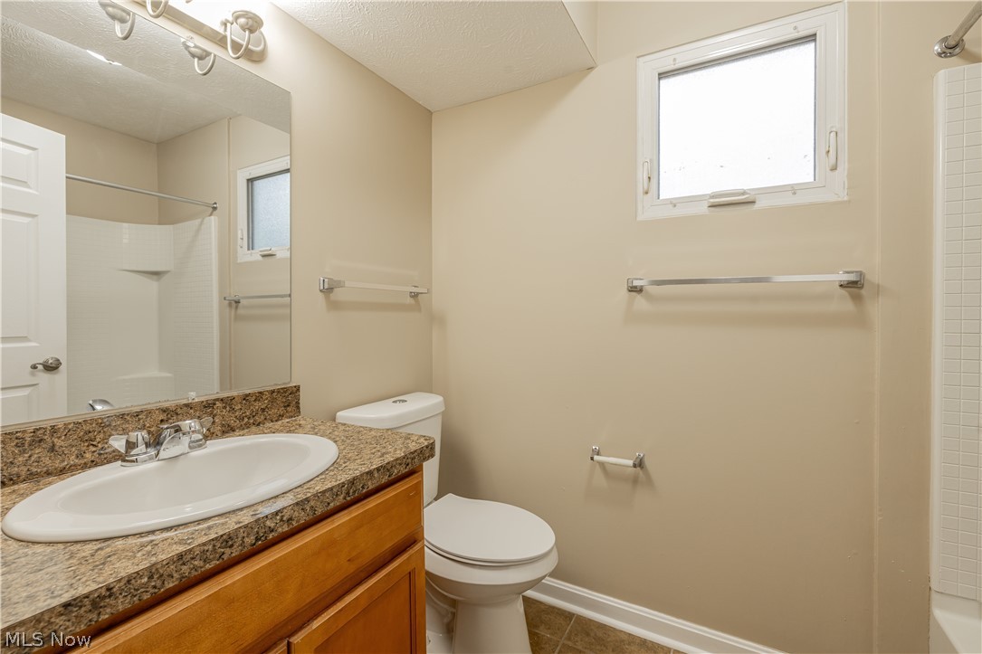 17511 Throckley Avenue Cleveland OH 44128