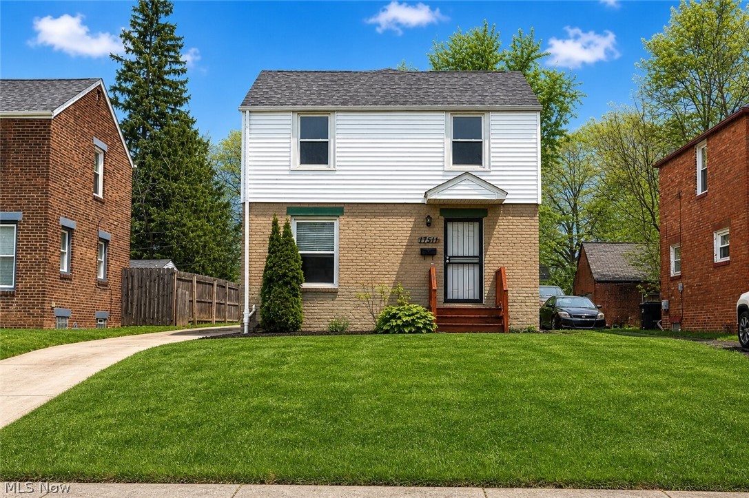 17511 Throckley Avenue Cleveland OH 44128