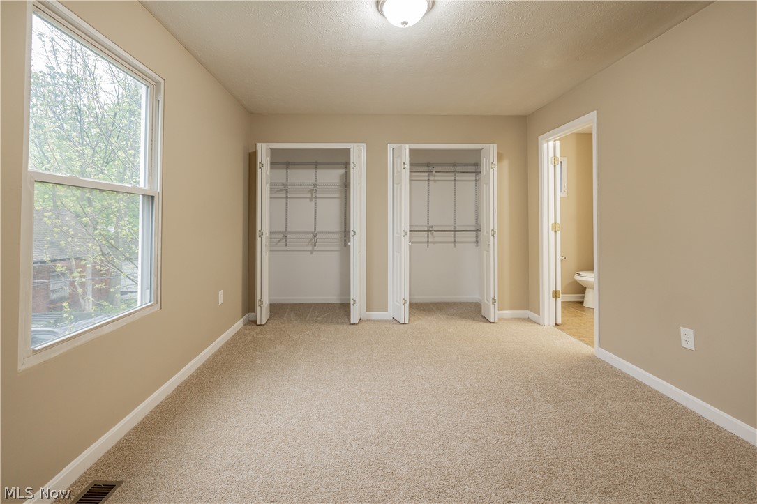 17511 Throckley Avenue Cleveland OH 44128