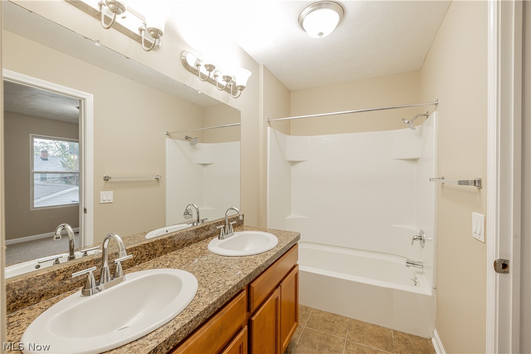 17511 Throckley Avenue Cleveland OH 44128