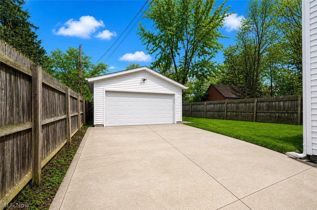 17511 Throckley Avenue Cleveland OH 44128