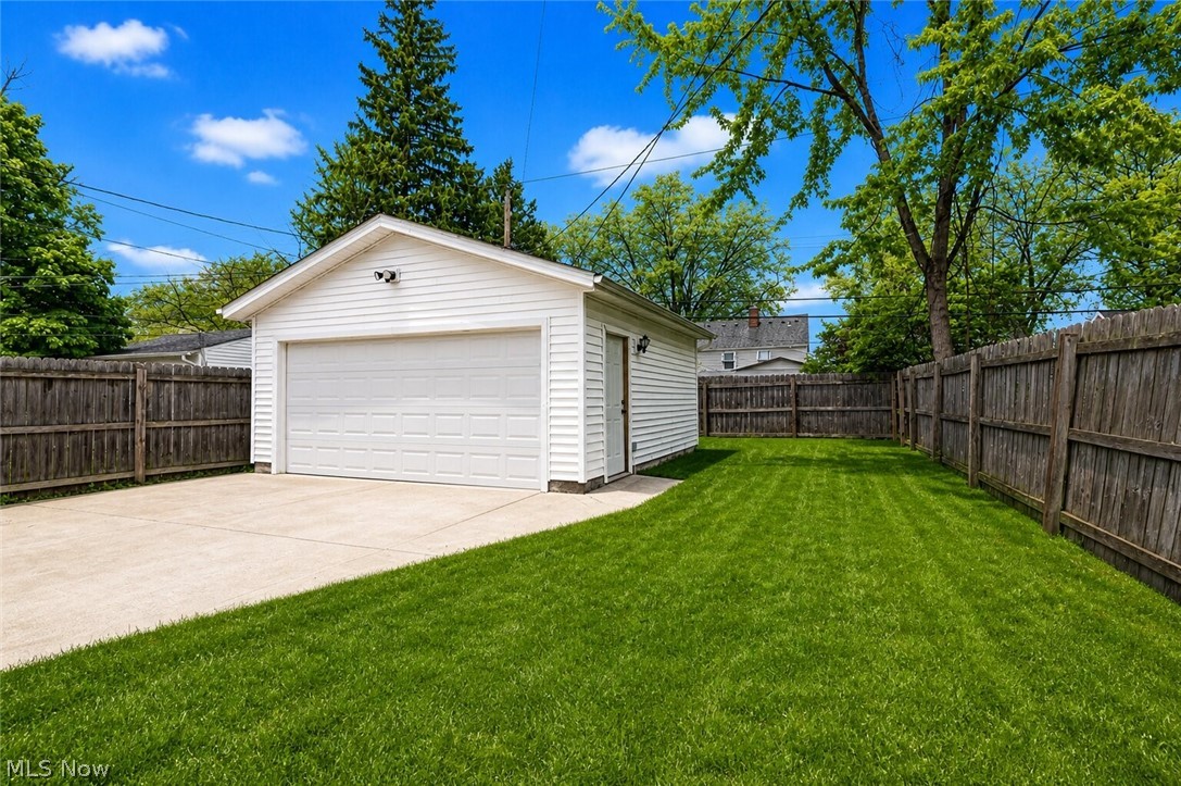 17511 Throckley Avenue Cleveland OH 44128