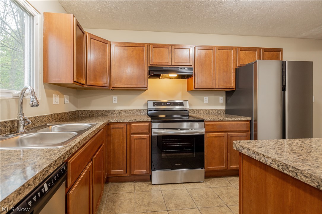 17511 Throckley Avenue Cleveland OH 44128