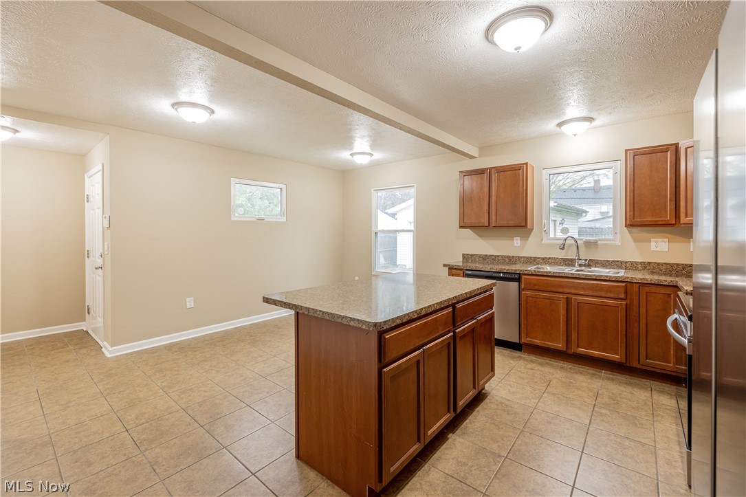 17511 Throckley Avenue Cleveland OH 44128