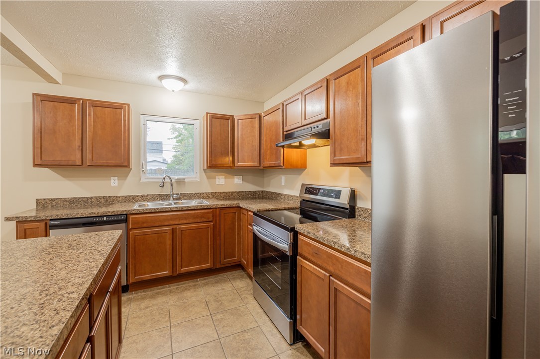 17511 Throckley Avenue Cleveland OH 44128