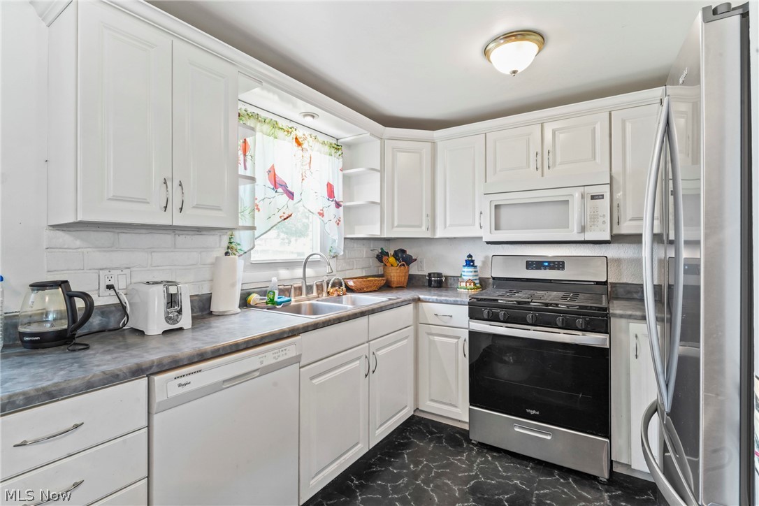 1005 Leslie Lane Girard OH 44420