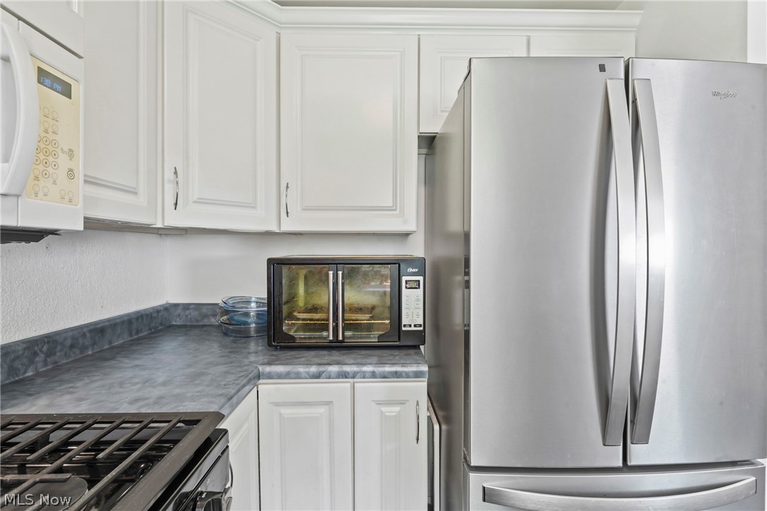 1005 Leslie Lane Girard OH 44420