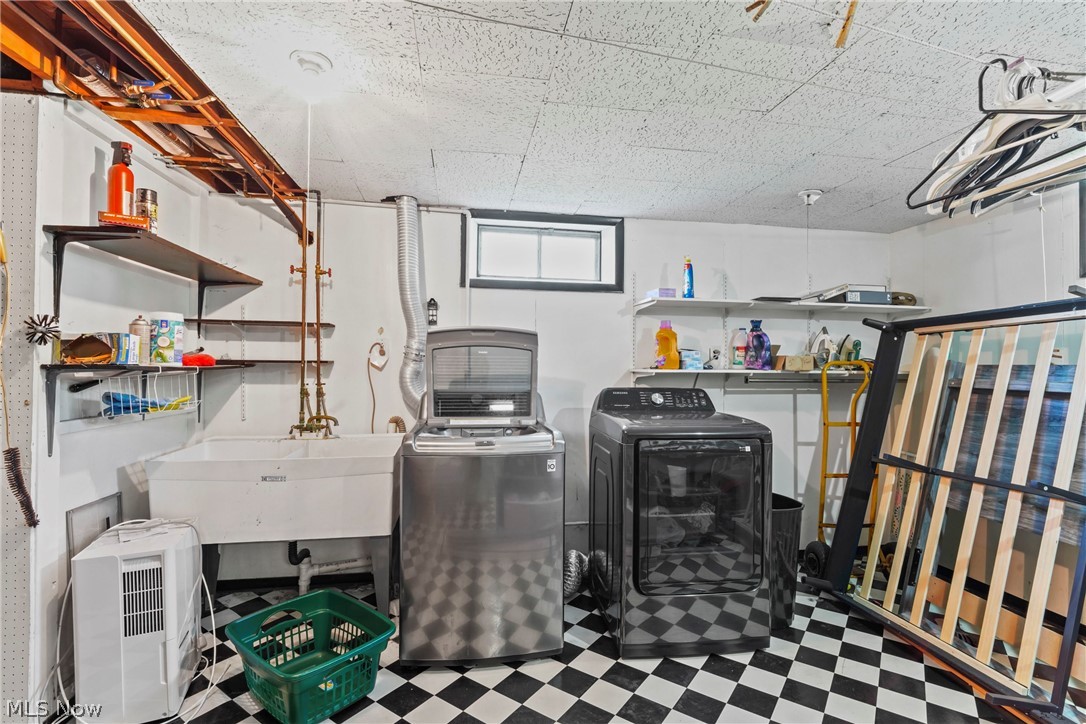 1005 Leslie Lane Girard OH 44420