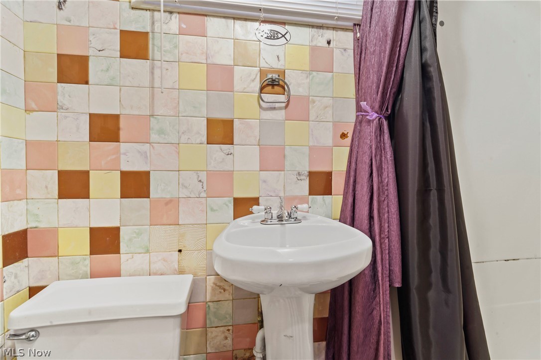 1005 Leslie Lane Girard OH 44420