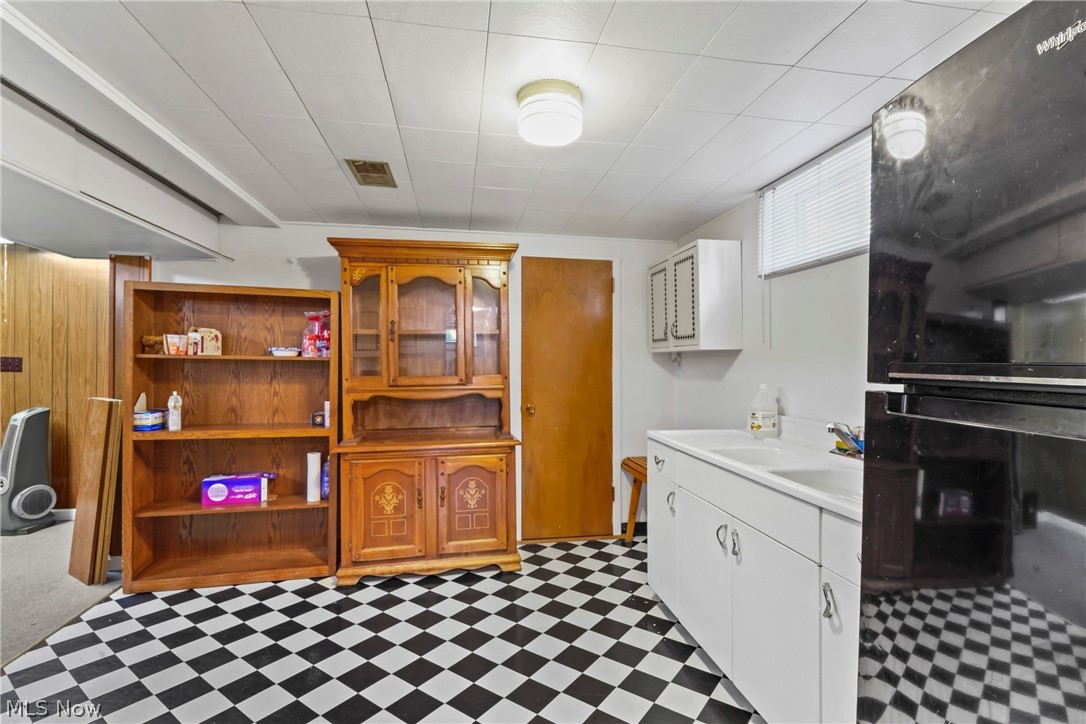 1005 Leslie Lane Girard OH 44420