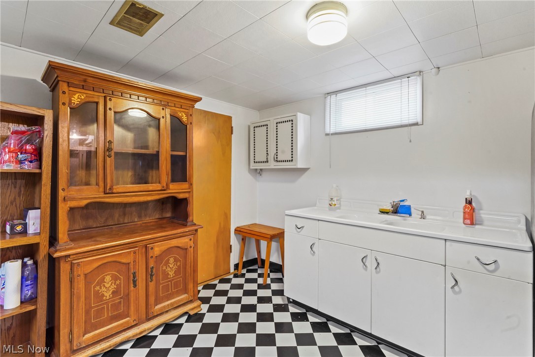 1005 Leslie Lane Girard OH 44420