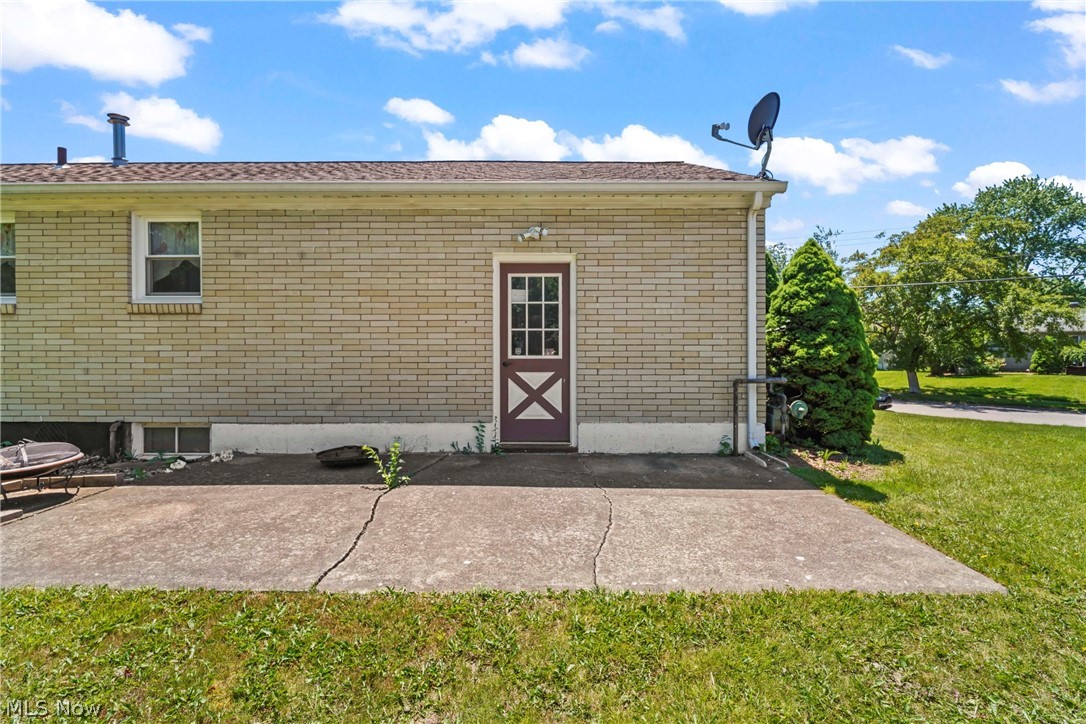 1005 Leslie Lane Girard OH 44420
