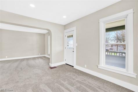 941 Carnegie Avenue Akron OH 44314