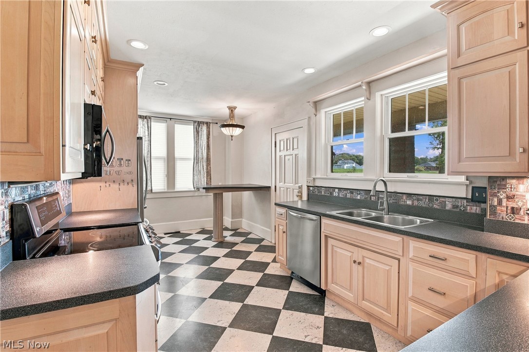 2960 S River Road Zanesville OH 43701
