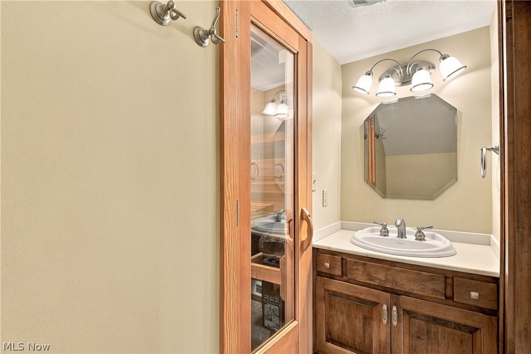 2960 S River Road Zanesville OH 43701