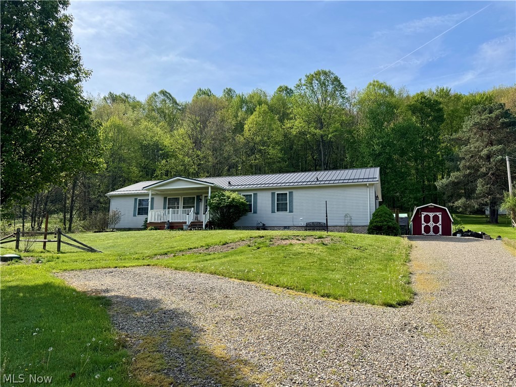 1816 Mud Run Road SE New Philadelphia OH 44663