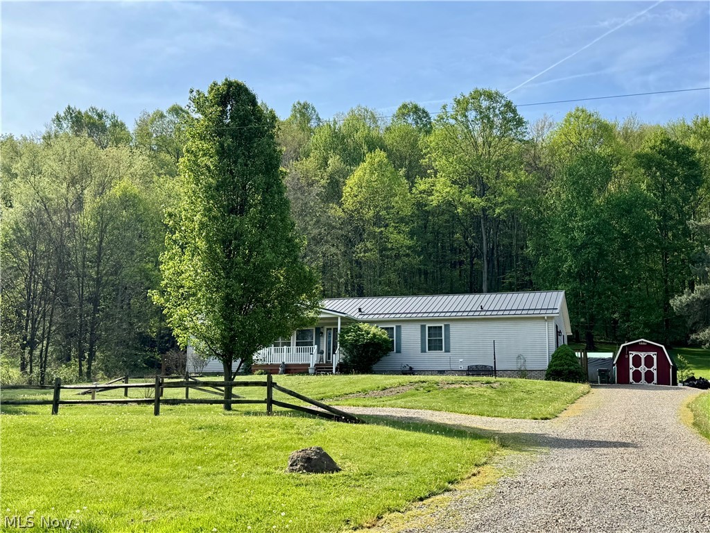 1816 Mud Run Road SE New Philadelphia OH 44663