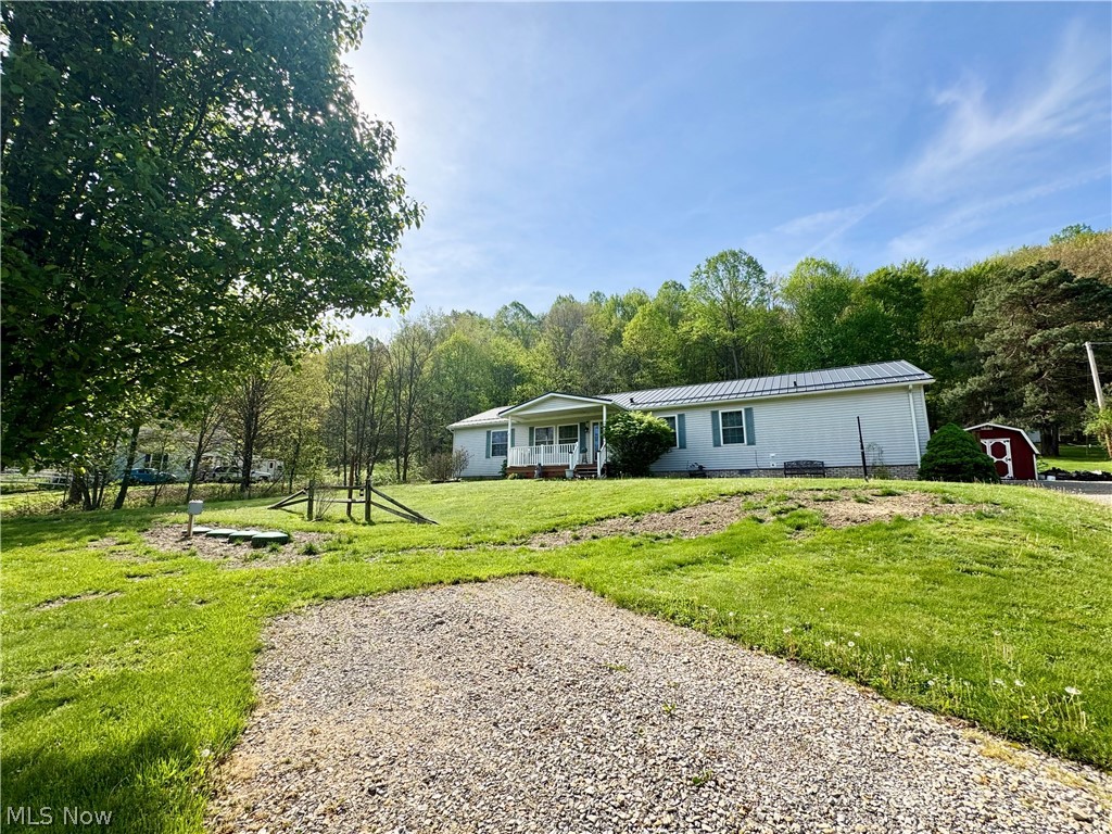 1816 Mud Run Road SE New Philadelphia OH 44663
