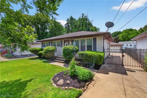 1105 Birch Lane Cleveland OH 44109