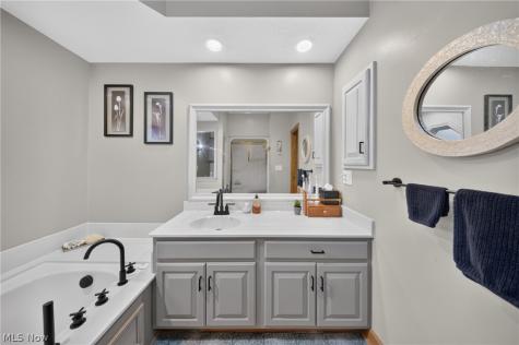 485 Vineyard Way Doylestown OH 44230